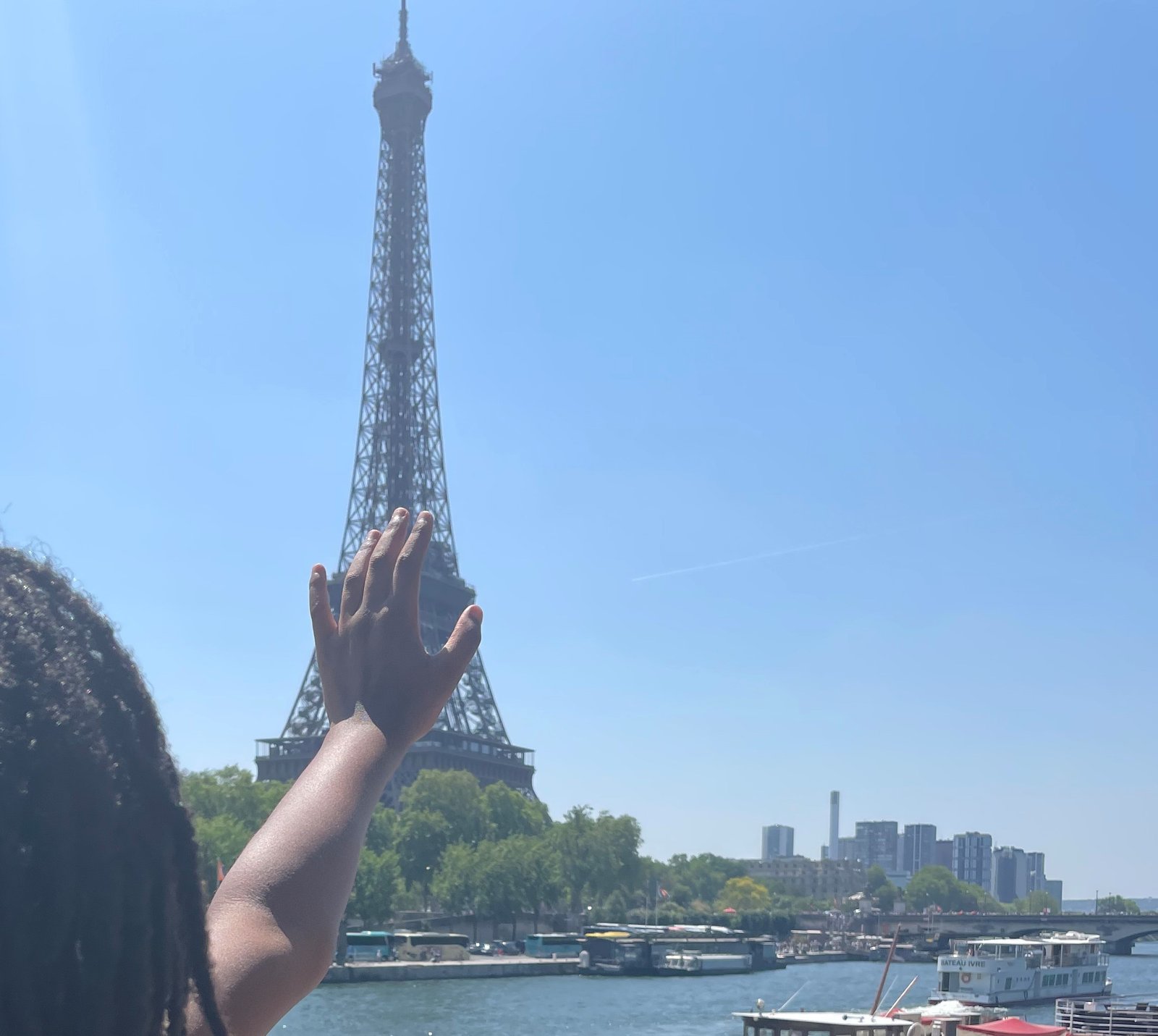 Touching the eiffel tower